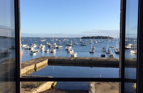 Sarzeau House | Magnificent view, sleeps 12, waterfront, roof-top terrace, sauna