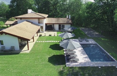 Uhart-Cize Villa | Magnificient 4* villa in the countryside.
