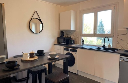 Nord - Gare Apartment | Magnifique Appartement de 100m2 à 5min à Pied de la Gare du Mans