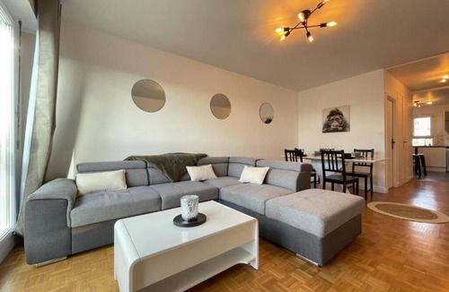 Nord - Gare Apartment | Magnifique Appartement de 100m2 à 5min à Pied de la Gare du Mans