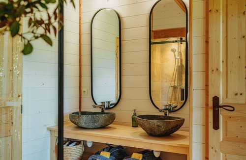 Gomene Cabin | Magnifique Cabane Perchée Avec Jacuzzi Privatif