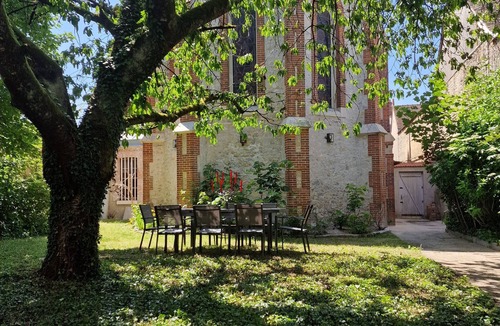 Montargis House | Magnifique Chapelle Entièrement Rénovée en Cœur de Ville Pour 8 Personnes
