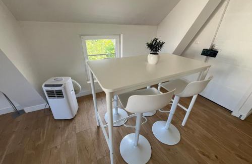 La Celle-sous-Gouzon Apartment | Magnifique logement indépendant avec sa place de parking