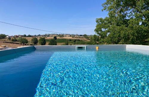 Saint-Christophe-en-Brionnais House | Maison de campagne avec piscine en Brionnais