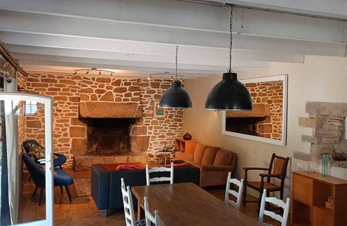 Plouneour-Trez House | Maison Dans Propriété Arborée, à 800m de la Plage