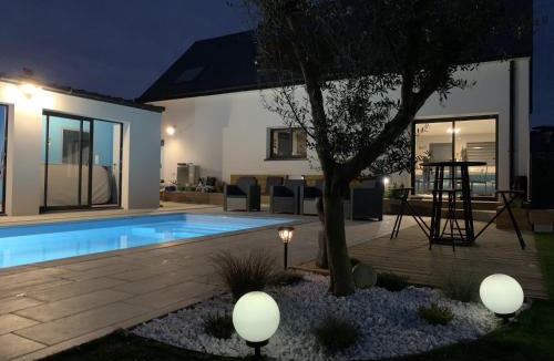 Le Tour-du-Parc Villa | Maison 10 pers en bord de mer avec piscine couverte et chauffée, spa et hamman