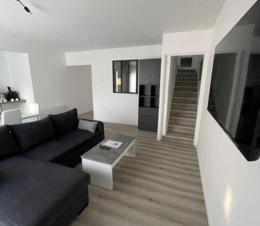 Villeparisis Villa | Maison 100m2 uniquement famille & professionnel