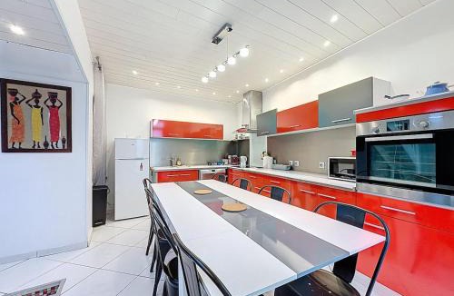 Veyre-Monton Apartment | Maison 11 couchages Veyre- Monton