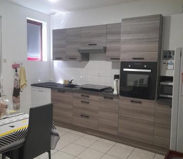 Thiel-sur-Acolin House | Maison 14 personnes,Pal 4 kms
