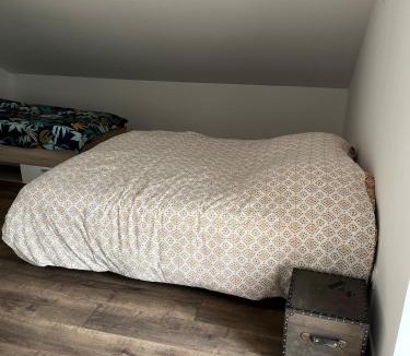 Montceau-les-Mines House | Maison 2 chambres, climatisée avec cour privative