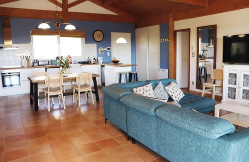Nerac House | Maison 6 personnes avec piscine à débordement dans un grand jardin clos à Nérac