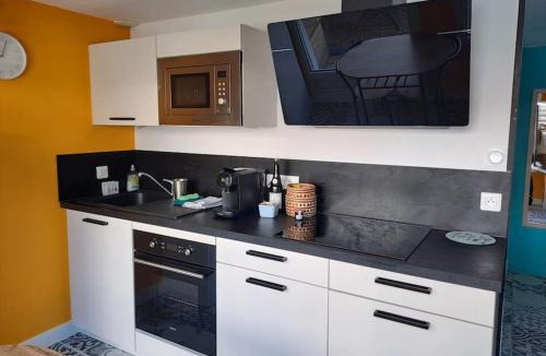 Binic House | Maison 7, Charmante petite maison proche du port,