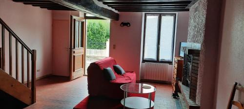Saint-Amand-en-Puisaye House | Maison accueillante à Saint-Amand-en-Puisaye avec jardin