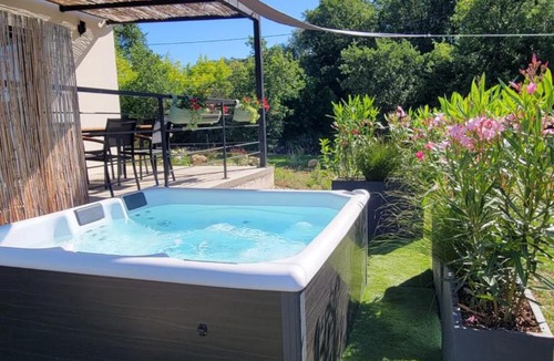 Montreal Villa | maison Ardèche climatisation spa