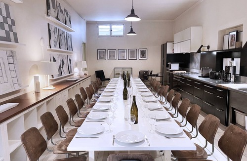 10th Arrondissement House | Maison - Atelier Dartiste au Cœur de Paris à Deux pas du Canal Saint Martin