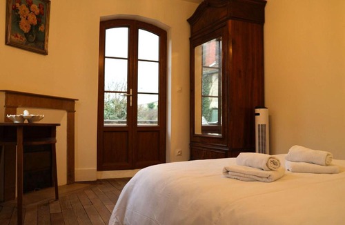 La Charite-sur-Loire House | Maison au pied des Remparts
