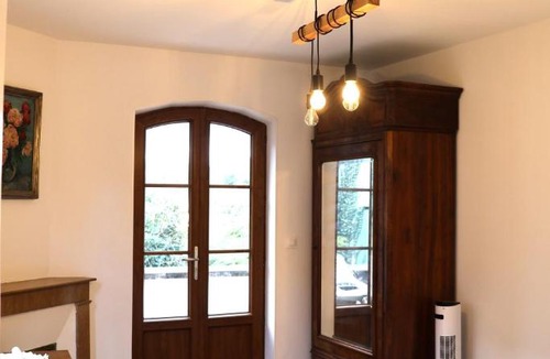 La Charite-sur-Loire House | Maison au pied des Remparts