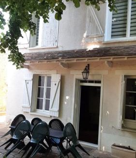 Marolles-sur-Seine House | Maison avec cour et jardin