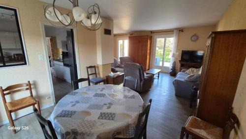 Veyre-Monton House | maison avec jardin 2000 m2