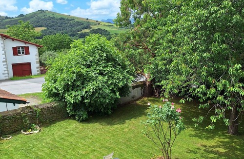 Irissarry House | Maison Avec Jardin, 6 à 8 Personnes