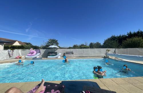 Crouay House | Maison avec piscine chauffée, plages du débarquement