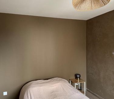 Teilhard House | Maison avec terrasse et balcon - 2 chambres - proche Clermont-Ferrand