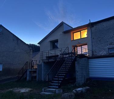 Villouxel House | Maison avec terrasse & vue nature près de Neufchâteau