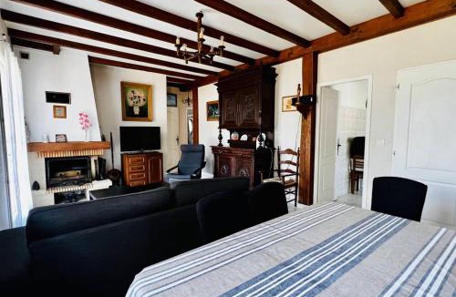 Espelette House | Maison basque à Espelette, 3 chambres, 5+2 pers, animaux admis, internet - FR-1-495-2