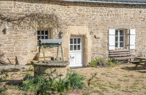 Inzinzac-Lochrist House | Maison bretonne de 1600 : Authenticité & Sérénité