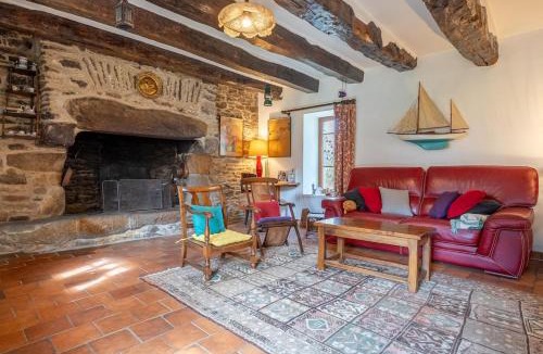 Inzinzac-Lochrist House | Maison bretonne de 1600 Authenticité & Sérénité