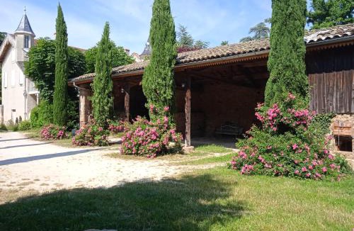 Quintenas Villa | Maison calme avec piscine entourée de son parc