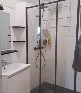 Connerre House | Maison centre Connerré - Proche 24h - 11 pers - 4 chambres