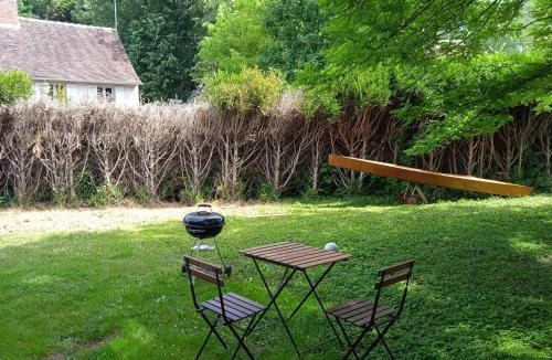 Cezy House | Maison chaleureuse à Cézy avec jardin clôturé