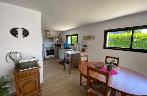 Theix-Noyalo House | Maison chaleureuse chez l’habitant avec parking