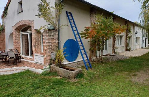 Montlucon House | Maison chaleureuse proche de Montluçon avec un grand jardin
