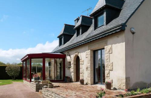 Pedernec House | Maison charmante à Pédernec avec jardin spacieux