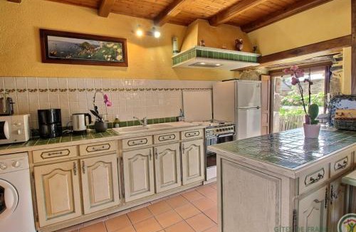 Tredrez-Locquemeau House | Maison charmante à Trédrez-Locquémeau avec jardin et terrasse