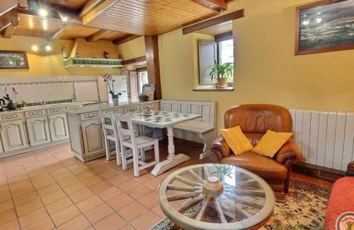 Tredrez-Locquemeau House | Maison charmante à Trédrez-Locquémeau avec jardin et terrasse