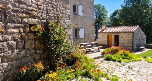 Le Malzieu-Forain House | Maison charmante Le Malzieu, jardin