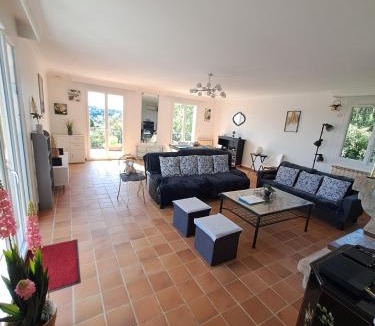 Crecy-en-Brie House | Maison climatisée proche Disney calme confort