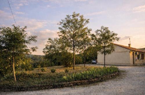 Les Assions House | Maison Climatisee - Grand garage - Exterieur