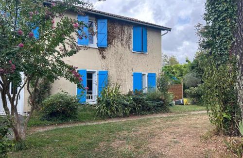 Salies-de-Bearn Apartment | Maison Colibri