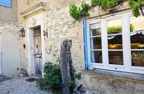 Crestet House | Maison Crestet - Oasis of calm yet everything at your fingertips