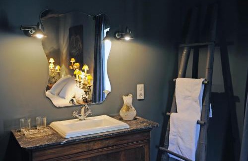Severac-le-Chateau Bed & Breakfast | Maison d'Hôtes La Singulière