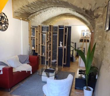 Saint-Maurice House | maison de bourg en pierre
