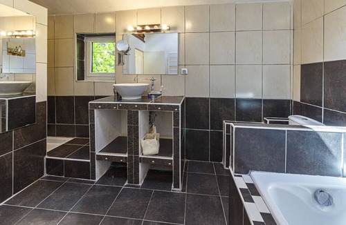 Gennes-sur-Glaize House | Maison de campagne avec piscine à 30min de Laval