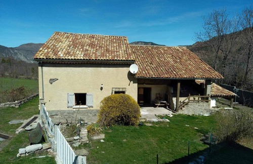 Bayons House | Maison de Campagne au Coeur du Massif des Monges au Calme