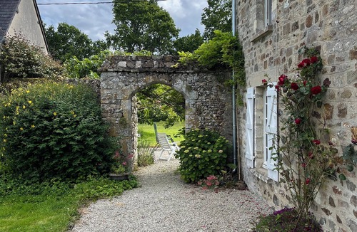 Montsenelle House | Maison de Campagne de Charme en Plein Bocage