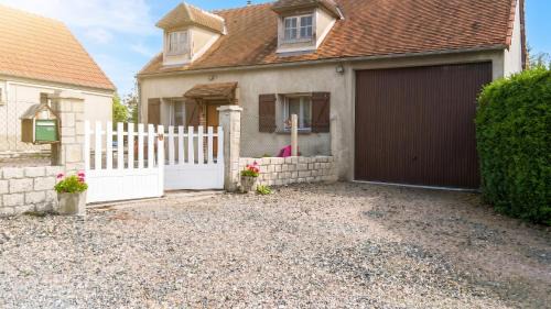 Loire - Vignobles et Nohain House | Maison de charme à Saint-Père avec cheminée cosy