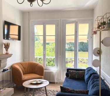 Pierrefonds House | Maison de charme avec vue sur château